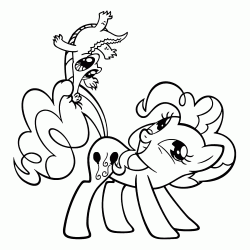 Gummy bites the tail of Pinkie Pie